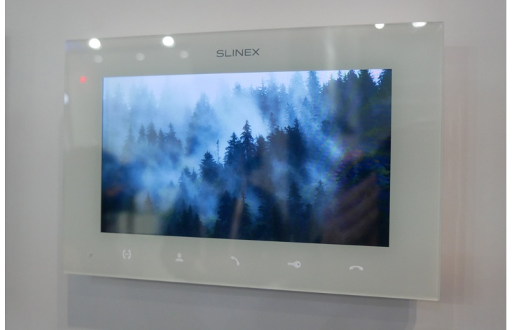 Full HD video intercom Slinex SQ-07MTHD with touch screen monitor, motion detection